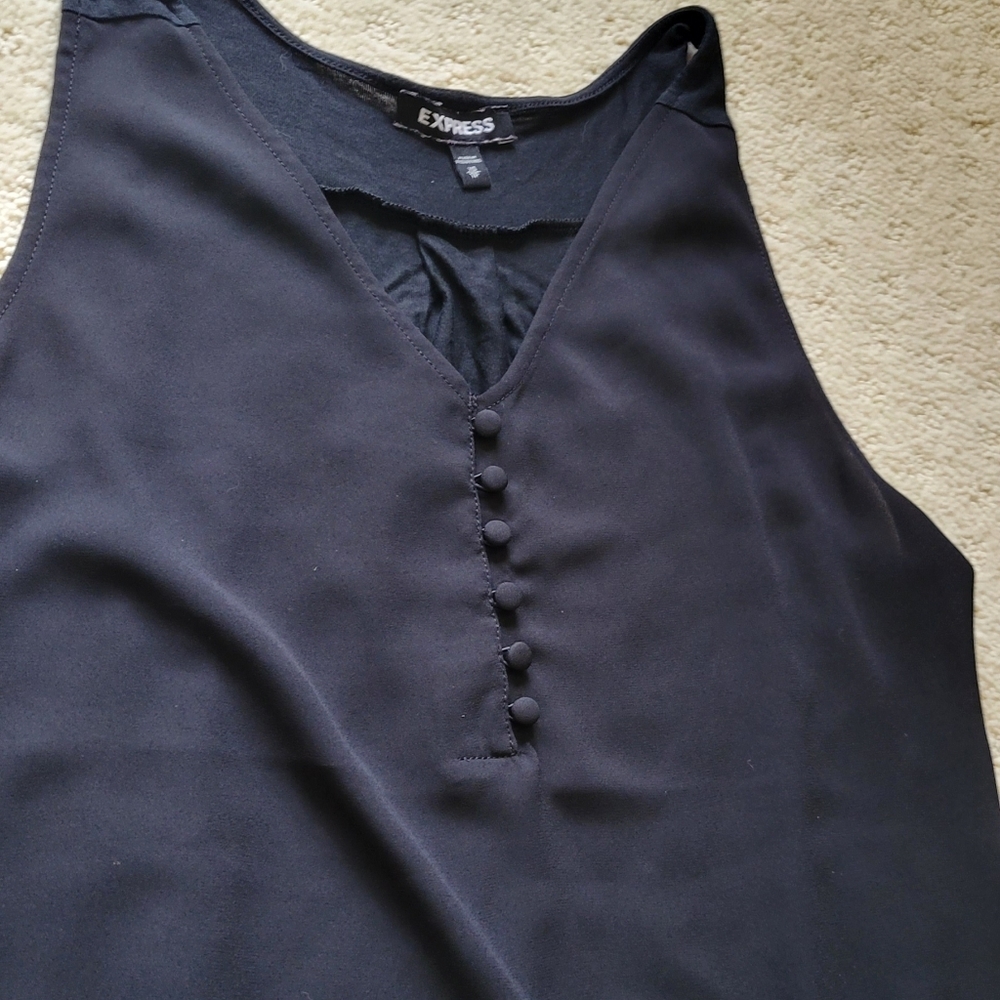 Express Top - Picture 3 of 6